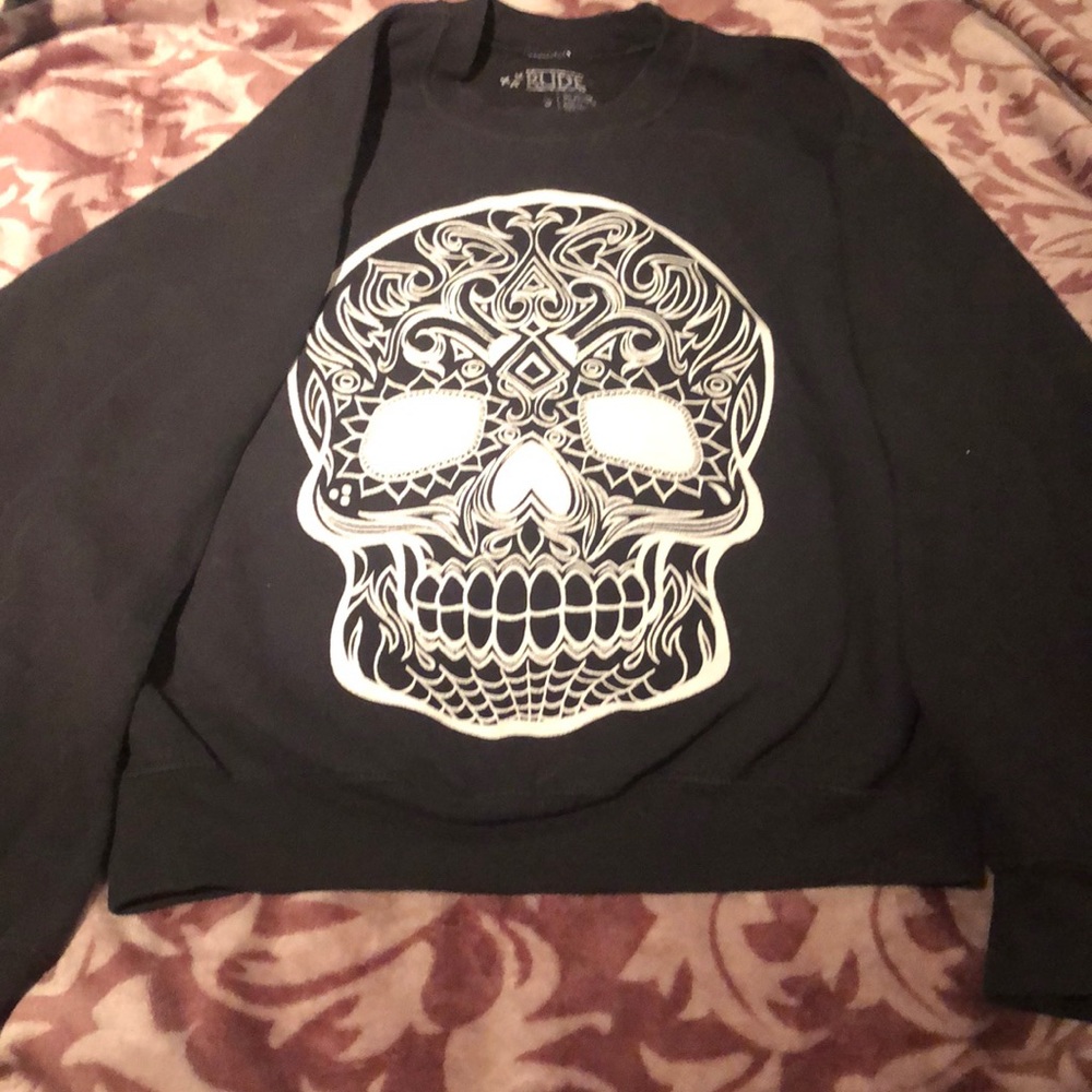 Skull sweater